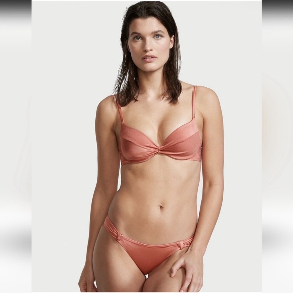 VICTORIA'S SECRET SWIM Mix-and-Match Twist Removable
Push-Up bikini top